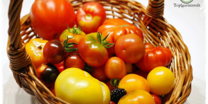 Beitragsbild des Blogbeitrags Tomaten im Topf: Tomatenanbau in großen Töpfen und Trögen