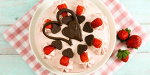 Beitragsbild des Blogbeitrags Erdbeer-Mascarpone-Torte ohne Gelatine, Torte für Muttertag