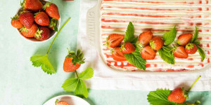 Beitragsbild des Blogbeitrags Italienisches Erdbeer-Tiramisu mit Mascarpone und Sahne ohne Ei