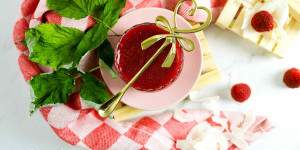 Beitragsbild des Blogbeitrags Himbeer-Kokos-Marmelade ohne Kerne