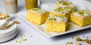 Beitragsbild des Blogbeitrags Revani Grießkuchen mit Joghurt