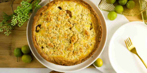 Beitragsbild des Blogbeitrags Mirabellenkuchen mit Streusel und Schmand