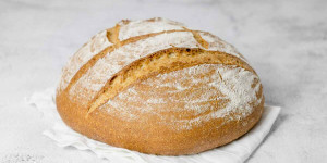 Beitragsbild des Blogbeitrags Buttermilchbrot mit Trockenhefe