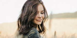 Beitragsbild des Blogbeitrags Fotoshooting Anna || Kornfeld 