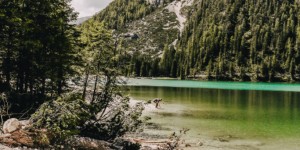 Beitragsbild des Blogbeitrags Travel-Guide: Südtirol || Pragser Wildsee