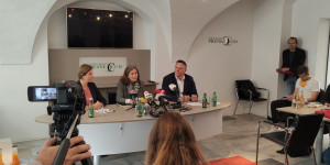 Beitragsbild des Blogbeitrags Graz: KPÖ, Grüne und SPÖ verhandeln über Arbeitsübereinkommen – On The Grid Ep: 322