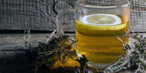 Beitragsbild des Blogbeitrags Entzündungshemmender Eistee für den Sommer 