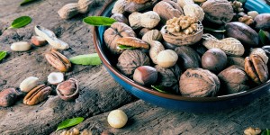 Beitragsbild des Blogbeitrags Blutzuckerspiegel mit Nüssen stabilisieren