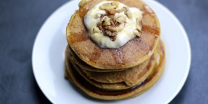 Beitragsbild des Blogbeitrags Kürbis Pancakes Pumpkin Spiced (HCLF & vegan)