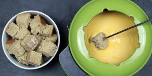 Beitragsbild des Blogbeitrags Käsefreies Fondue mit Cashew (HCLF & vegan) 