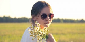 Beitragsbild des Blogbeitrags Gänseblümchen Tinktur gegen unreine Haut
