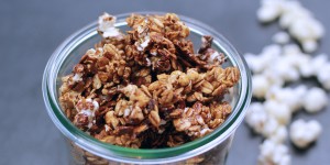 Beitragsbild des Blogbeitrags Popcorn Granola ohne Öl (HCLF & vegan)