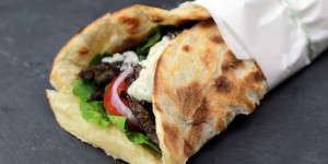 Beitragsbild des Blogbeitrags Pilz Gyros Wraps (HCLF & vegan) 