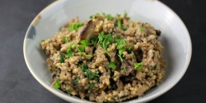 Beitragsbild des Blogbeitrags Buchweizen Risotto mit Pilzen (Glutenfrei & vegan) 