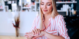 Beitragsbild des Blogbeitrags Stärkendes Nagelöl selber machen