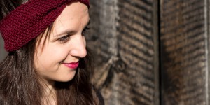 Beitragsbild des Blogbeitrags Stirnbänder mit Perlmuster selber stricken