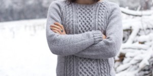 Beitragsbild des Blogbeitrags Pullover mit Zopfmuster stricken 