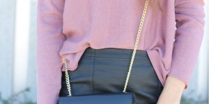 Beitragsbild des Blogbeitrags leather skirt & beery sweeter with black coat