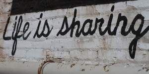 Beitragsbild des Blogbeitrags Über Teilen und Haben-Wollen. Sharing, AirBnB, Tourismus und überhaupt…