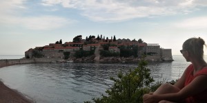 Beitragsbild des Blogbeitrags Roadtrip Zwischenstopps an der Adriaküste in Montenegro – 7 Highlights & ein Sandstrand 