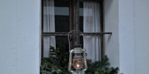 Beitragsbild des Blogbeitrags Tannengraß und Lebzeltstern – Advent im Freilichtmuseum Stübing, so wie damals! 