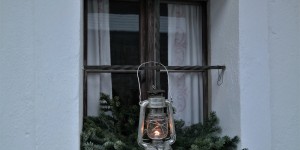 Beitragsbild des Blogbeitrags Tannengraß und Lebzeltstern – Advent im Freilichtmuseum Stübing, so wie damals!