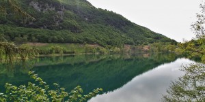 Beitragsbild des Blogbeitrags Tennosee & Canale di Tenno – Ein Spaziergang zwischen Natur und Kultur 