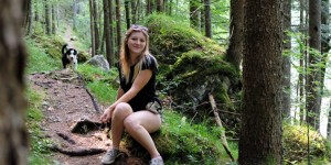 Beitragsbild des Blogbeitrags Der Waldsteig – Schattige Wanderung beim Salza Stausee in Bad Mitterndorf *mit Hund*