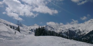 Beitragsbild des Blogbeitrags Riesneralm, Steiermark: Winterurlaub im Donnersbachtal – Infos, Unterkünfte & Aktivitäten 