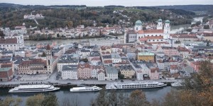 Beitragsbild des Blogbeitrags Stadtspaziergang durch Passau – Dreiflüssestadt mit Hund