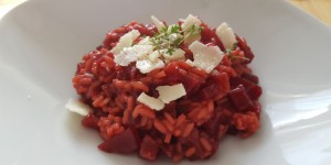 Beitragsbild des Blogbeitrags Rote Rüben Risotto 