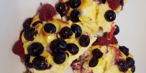 Beitragsbild des Blogbeitrags Topfenauflauf mit Beeren