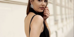 Beitragsbild des Blogbeitrags Evening Look: Das Comeback der Schlaghose + Stylingtipps