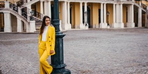 Beitragsbild des Blogbeitrags Outfit: Oster-Outfit mit gelbem Anzug 