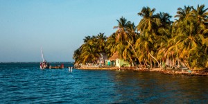 Beitragsbild des Blogbeitrags Tobacco Caye in Belize: Wo die Zeit still steht