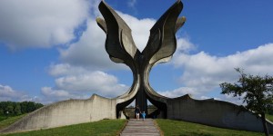 Beitragsbild des Blogbeitrags Absolut Weder: Kilometer, Betonblumengeschichte und ein „Xava inda Sava“