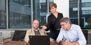 Beitragsbild des Blogbeitrags Arbeitsablauf in der Unternehmenssteuerung reduzieren – Simply Clever mit BI