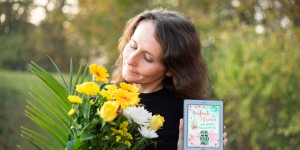 Beitragsbild des Blogbeitrags Vorlaute Blumen und andere Eskalationen – Franziska Erhard 