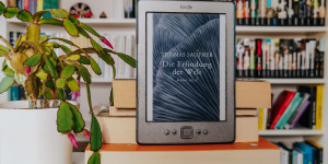 Beitragsbild des Blogbeitrags Die Erfindung der Welt – Thomas Sautner