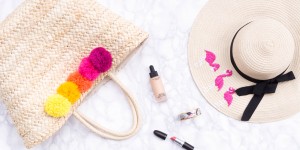 Beitragsbild des Blogbeitrags The Cutest Straw Hats and Bags for Every Budget