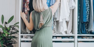 Beitragsbild des Blogbeitrags Five Closet Organization Tips That Will Make Picking Your Daily Outfit Feel Like Shopping