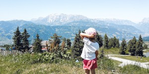 Beitragsbild des Blogbeitrags Sommer in den Bergen: familienfreundliche Ausflugstipps