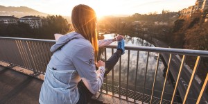 Beitragsbild des Blogbeitrags Kann man durch Laufen die Gehirnaktivität verbessern?