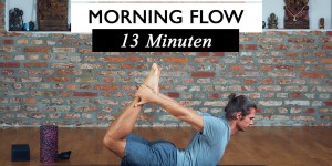 Beitragsbild des Blogbeitrags YOGA Morning Flow – Super Morgenroutine um gestärkt den Tag zu starten – mit Patrick Broome