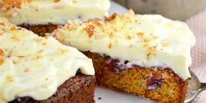 Beitragsbild des Blogbeitrags Karottenkuchen mit Frischkäsetopping