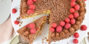 Beitragsbild des Blogbeitrags Milchschokoladencreme-Torte mit Ruben´s Schokolade und ein Gewinnspiel (Werbung)