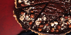 Beitragsbild des Blogbeitrags Haselnuss-Schoko-Tarte