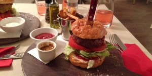 Beitragsbild des Blogbeitrags Burgertest in der Meatbar 