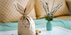 Beitragsbild des Blogbeitrags Einen Osterhase aus Papier basteln mit den Frechen Freunden – Gewinnspiel 