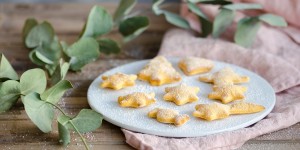 Beitragsbild des Blogbeitrags {Rezept} Vegane Süßkartoffel-Apfelmus-Babykekse
